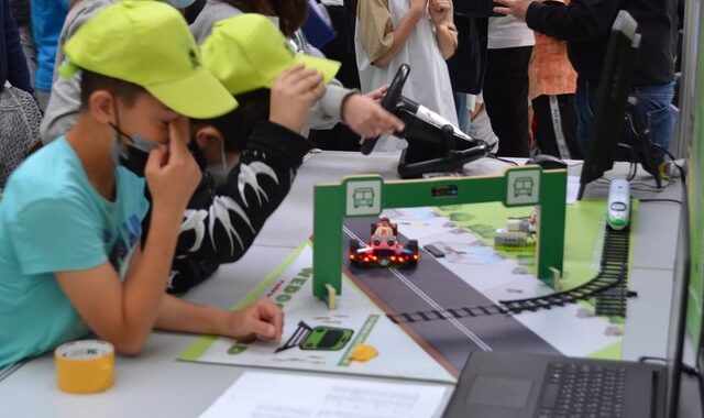 Θεσσαλονίκη: Μαθητές δημιούργησαν ρομποτικό σύστημα αποφυγής σιδηροδρομικών ατυχημάτων