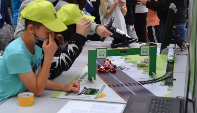 Θεσσαλονίκη: Μαθητές δημιούργησαν ρομποτικό σύστημα αποφυγής σιδηροδρομικών ατυχημάτων