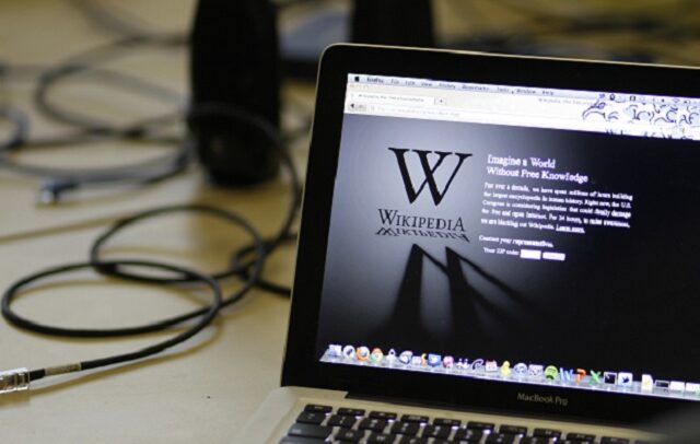 Στο στόχαστρο της Ρωσίας η Wikipedia: Πρόστιμο 16.000 ευρώ για άρθρο σχετικό με την Ουκρανία