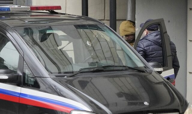 Ρωσία: “Ναι” σε πιθανή ανταλλαγή του Αμερικανού δημοσιογράφου της WSJ, αφού δικαστεί