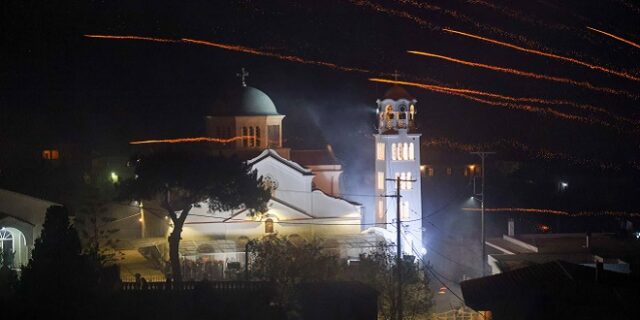 Ανάσταση: Σε κλίμα κατάνυξης το “Χριστός Ανέστη” σε όλη τη χώρα
