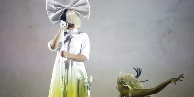 Sia: Αποκάλυψε πως βρίσκεται στο φάσμα του αυτισμού – “Τα τελευταία δύο χρόνια είμαι ο εαυτός μου”