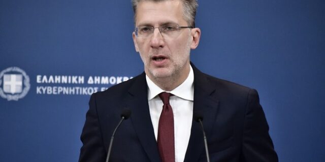 Σκέρτσος: Με ξεπερασμένα συνθήματα για τη δεξιά ο Ανδρουλάκης