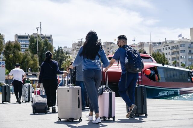 Εκλογές 2023: Συνεχίζεται η έξοδος των ψηφοφόρων – Αυξημένη κίνηση σε λιμάνια και ΚΤΕΛ