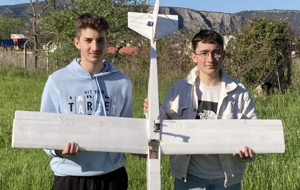 Λέσβος: Μαθητές κατασκεύασαν αεροπλάνο που ανιχνεύει δασική πυρκαγιά