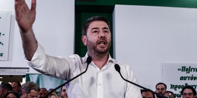 Ανδρουλάκης: “Ανατέλλει ξανά ο ήλιος του ΠΑΣΟΚ”