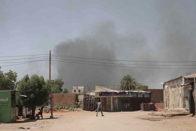 Σουδάν: Ολονύχτιοι βομβαρδισμοί στο Χαρτούμ – Κλιμακώνεται η ένταση