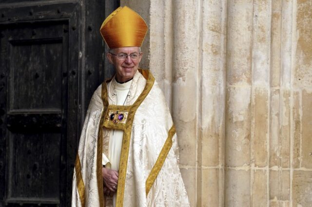 Βρετανία: Πρόστιμο 500 λιρών στον αρχιεπίσκοπο που έστεψε βασιλιά τον Κάρολο