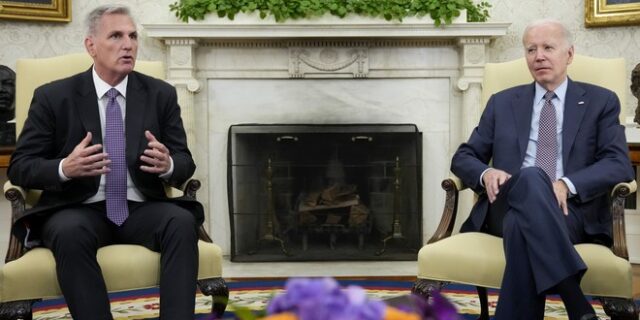 ΗΠΑ: Παραμένει το χάσμα Μπάιντεν-Μακάρθι 10 ημέρες πριν τη στάση πληρωμών