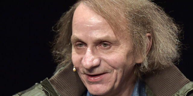 Μισέλ Ουελμπέκ: Θα δει τελικά την ερωτική ταινία που συμμετέχει πριν την προβολή της- Γιατί προσέφυγε στα δικαστήρια