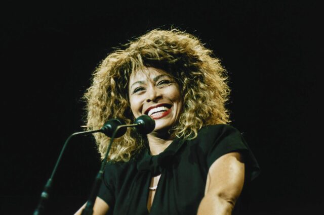 Tina Turner: 10 τραγούδια της βασίλισσας του “Rock ‘n’ Roll” που έγραψαν ιστορία