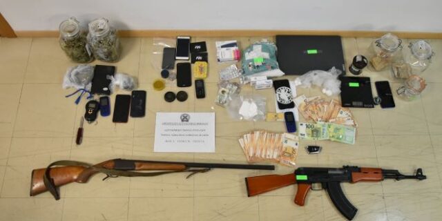 Εξαρθρώθηκε κύκλωμα διακίνησης ναρκωτικών μετά από αστυνομική επιχείρηση στην Φωκίδα