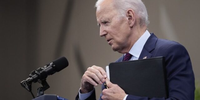 ΗΠΑ: “Θετική” επικοινωνία Μπάιντεν με τον επικεφαλής των Ρεπουμπλικάνων για την αύξηση του ορίου του χρέους