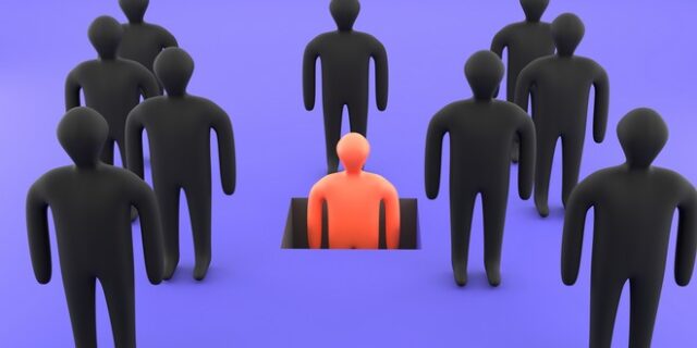 Αυτή είναι η πρώτη χώρα που σκέφτεται να απαγορεύσει το “cancel culture”