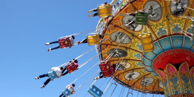 Ρωσία: Κατέρρευσε καρουζέλ εν κινήσει, 20 τραυματίες – Σοκαριστικό βίντεο