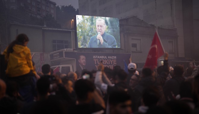 Η πρώτη ομιλία Ερντογάν μετά την εκλογική νίκη: “Θα είμαστε μαζί μέχρι τον θάνατο – Bye bye Κεμάλ”