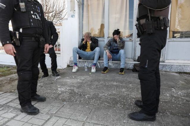Συνελήφθησαν οι 5 επίορκοι αστυνομικοί για τη διευκόλυνση εισόδου μεταναστών στον Έβρο