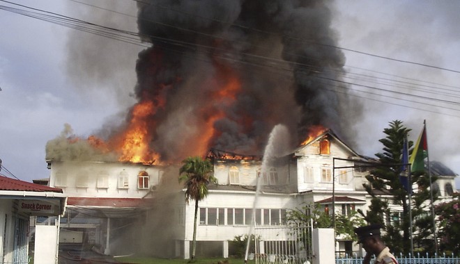 Γουιάνα: Τουλάχιστον 20 νεκροί σε πυρκαγιά στον κοιτώνα σχολείου