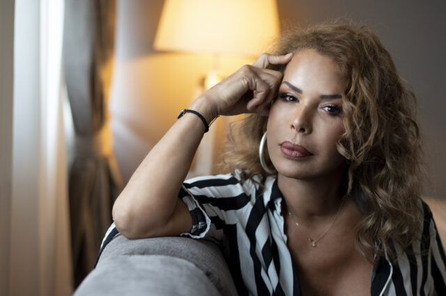 “Ένα υποτιμητικό βλέμμα μπορεί να είναι πιο σκληρό από μια κακοποιητική λέξη”