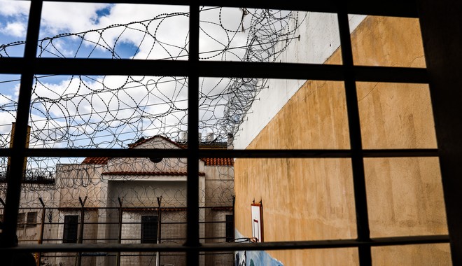 Δίκη των “4”: Εκδικητικότητα και εμπαιγμό καταγγέλλουν οι συνήγοροι υπεράσπισης – Παραμένουν προφυλακισμένοι