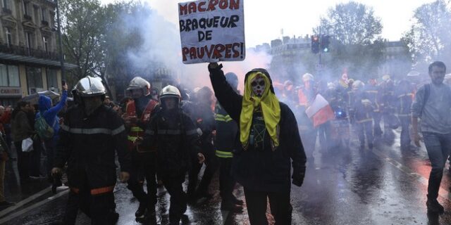 Γαλλία: Η Πρωτομαγιά αναζωπυρώνει την οργή για τις συντάξεις – Ένταση και χημικά