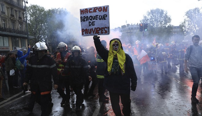 Γαλλία: Η Πρωτομαγιά αναζωπυρώνει την οργή για τις συντάξεις – Ένταση και χημικά