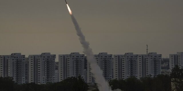 “Ανάφλεξη” στη Μέση Ανατολή: 30 νεκροί στις εχθροπραξίες Παλαιστίνης – Ισραήλ