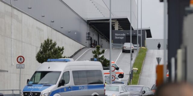 Γερμανία – Πυροβολισμοί σε εργοστάσιο της Mercedes: Ασαφή τα κίνητρα του δράστη – Φήμες για διαπληκτισμό για τις τουρκικές εκλογές