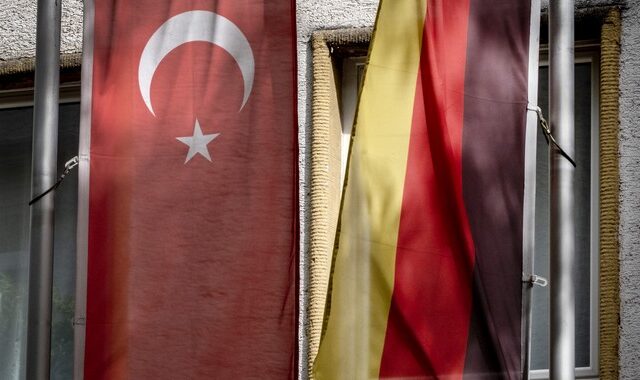 Γερμανία: Συντριπτική υπεροχή του Ερντογάν στις κάλπες