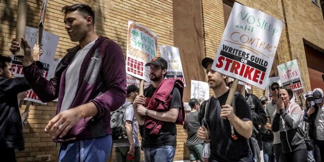 ΗΠΑ: Η απεργία των σεναριογράφων συνεχίζεται, “πονούν” πολύ στην τσέπη οι εταιρίες παραγωγής