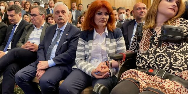 Πλεύρης: “Η πολιτεία χρωστά πολλά στη Μυρτώ”