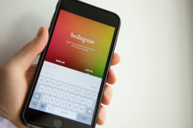 Instagram: “Έπεσε” η εφαρμογή – Το μήνυμα που εμφανίζεται