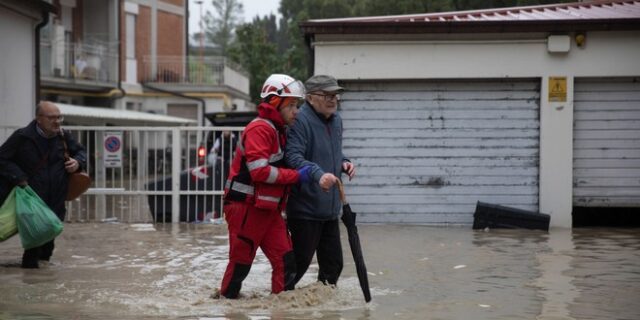 Ιταλία: Αυξάνονται διαρκώς οι νεκροί από τις πλημμύρες – “Ζούμε έναν νέο σεισμό”