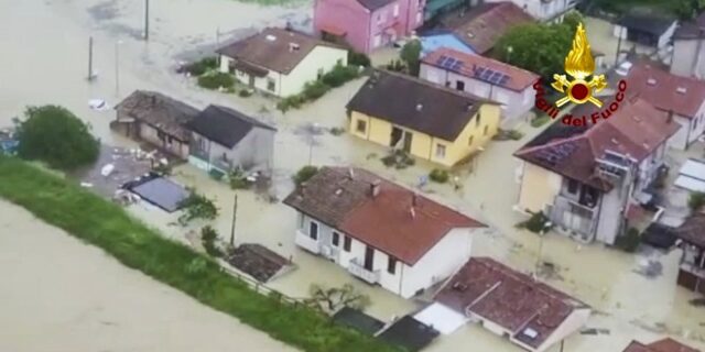 Ιταλία: 5 νεκροί και πάνω από 5.000 εκτοπισμένοι από τις καταστροφικές πλημμύρες