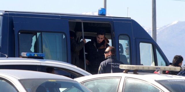 Συμπλοκή μεταξύ ανηλίκων και συλλήψεις στην Καλαμάτα