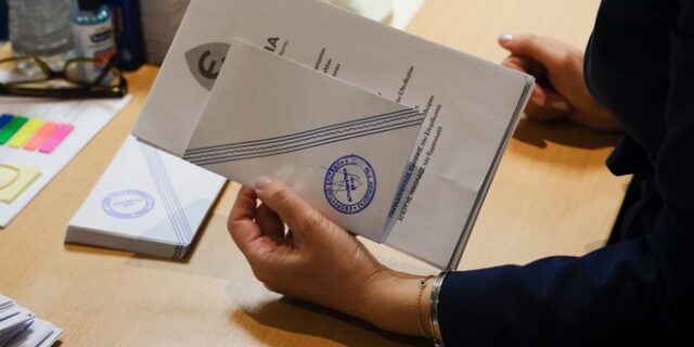 Εκλογές 2023: Στραμμένα στις ελληνικές κάλπες τα διεθνή ΜΜΕ