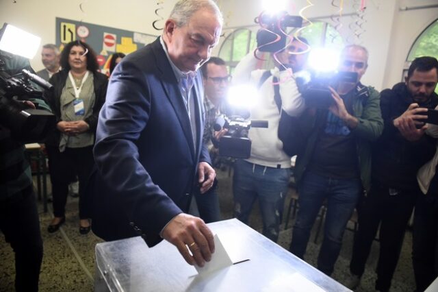 Εκλογές 2023: Στη Θεσσαλονίκη ψήφισε ο Κώστας Καραμανλής