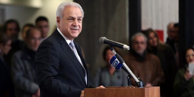 Υπηρεσιακή κυβέρνηση: Ποιος είναι ο υπουργός Εξωτερικών, Βασίλης Κασκαρέλης