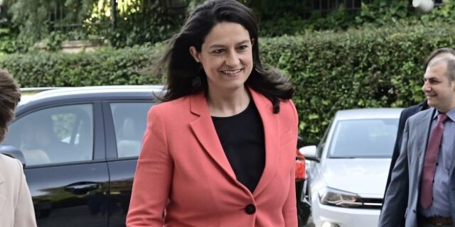 ΣΥΡΙΖΑ: “Κληρονομιά” της Κεραμέως το φιάσκο με την Τράπεζα Θεμάτων