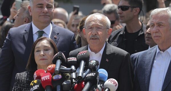Αμφισβητεί το προβάδισμα Ερντογάν ο Κιλιτσντάρογλου: “Είμαστε μπροστά”