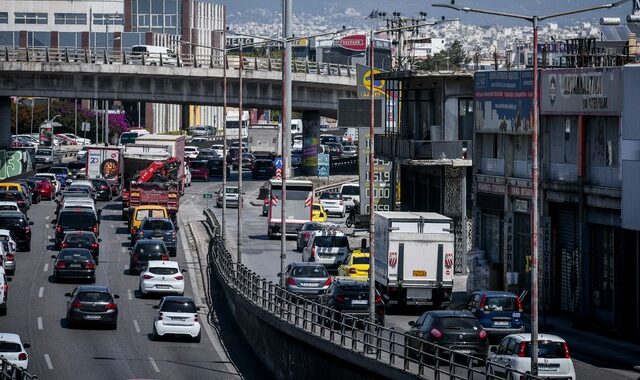 Κίνηση στους δρόμους: Προβλήματα σε Κηφισό και κέντρο – LIVE Χάρτης