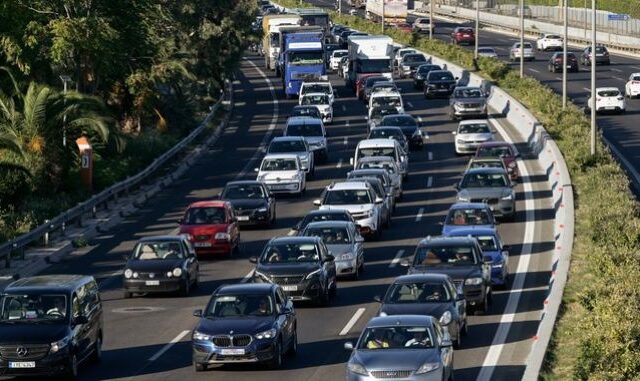 Κίνηση στους δρόμους: Μποτιλιάρισμα και στα δύο ρεύματα του Κηφισού – LIVE ΧΑΡΤΗΣ