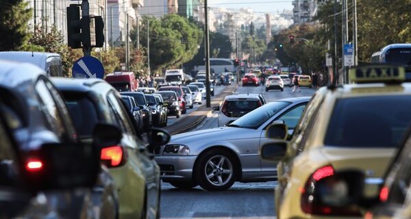 Κίνηση στους δρόμους: Χάος στο κέντρο της Αθήνας, προβλήματα στον Κηφισό – LIVE ΧΑΡΤΗΣ