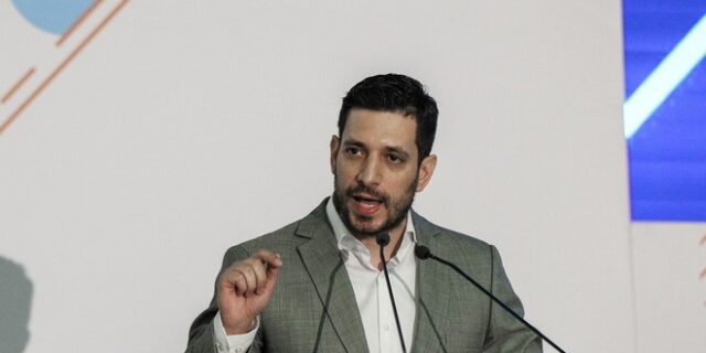 ΝΔ: Άγνωστοι επιτέθηκαν με χημικά στην προεκλογική συγκέντρωση του Κωνσταντίνου Κυρανάκη