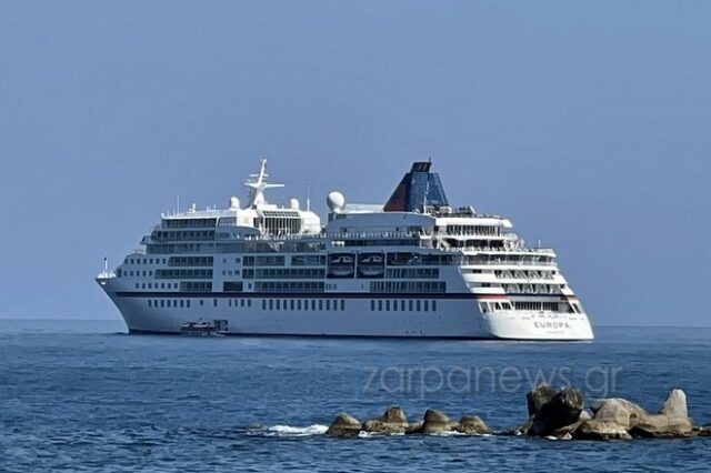 Χανιά: Ατύχημα με σωστική λέμβο σε κρουαζιερόπλοιο – Παραμένει δεμένο στο Ενετικό Λιμάνι