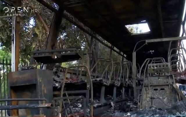 Επεισόδια με μολότοφ στη Γεωπονική Σχολή – Κάηκαν τρία τουριστικά λεωφορεία