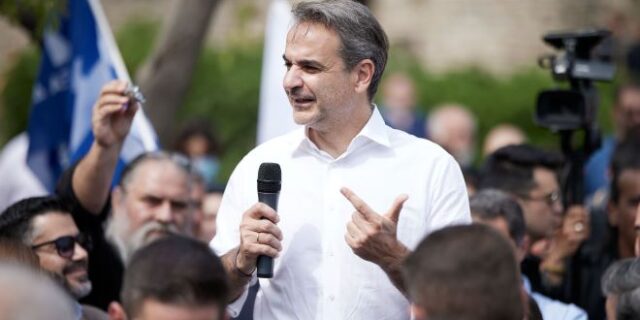 Οι δύο νέες μαντινάδες Μητσοτάκη για τις εκλογές