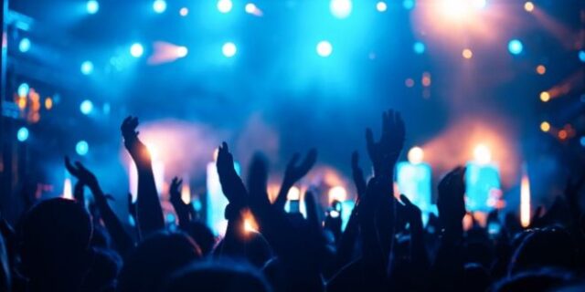 Σοκ στα Τρίκαλα: 15χρονη πέθανε σε νυχτερινό μαγαζί που διασκέδαζε