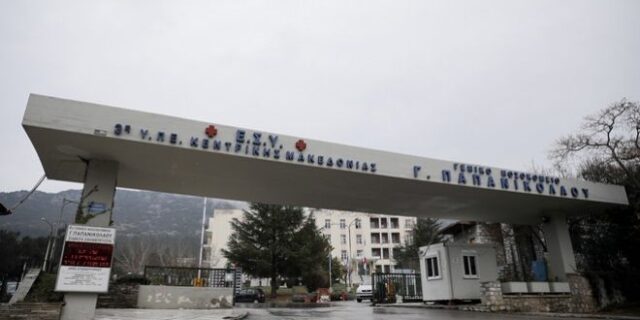 Θεσσαλονίκη: Αυτοκίνητο καρφώθηκε σε κολώνα – Ένας τραυματίας