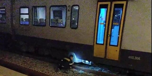 Προαστιακός: Εκκενώθηκε συρμός στην Κινέτα λόγω φωτιάς